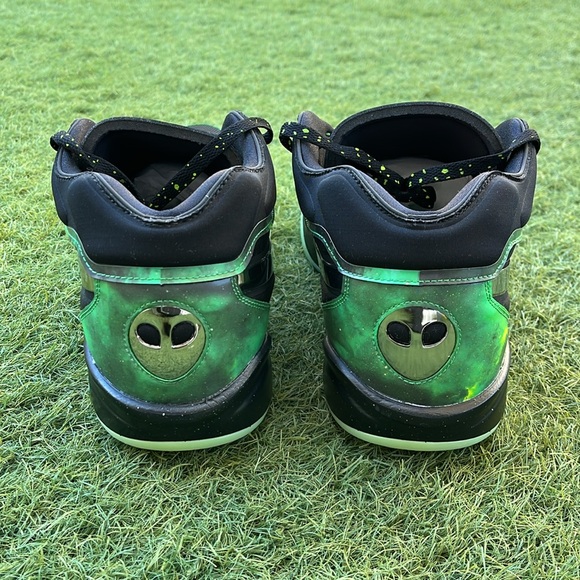 Nike Air Zoom G.T. Hustle 2 Victor Wembanyama Alien - Picture 3 of 5